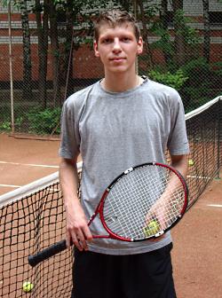выпускник школы тенниса, тренер по теннису
